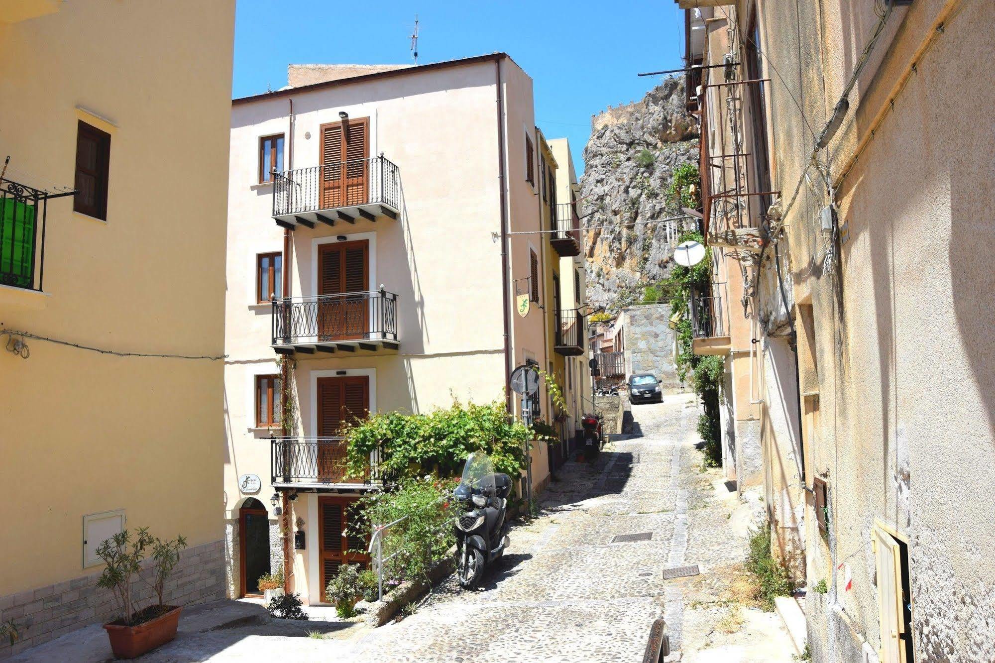 La Casa Del Geko Bed & Breakfast Cefalu Exterior photo