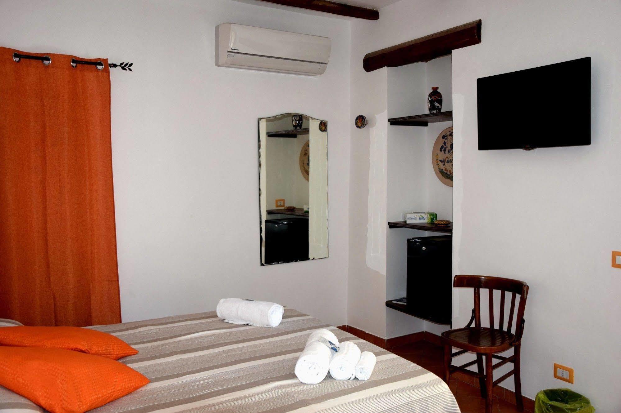 La Casa Del Geko Bed & Breakfast Cefalu Exterior photo